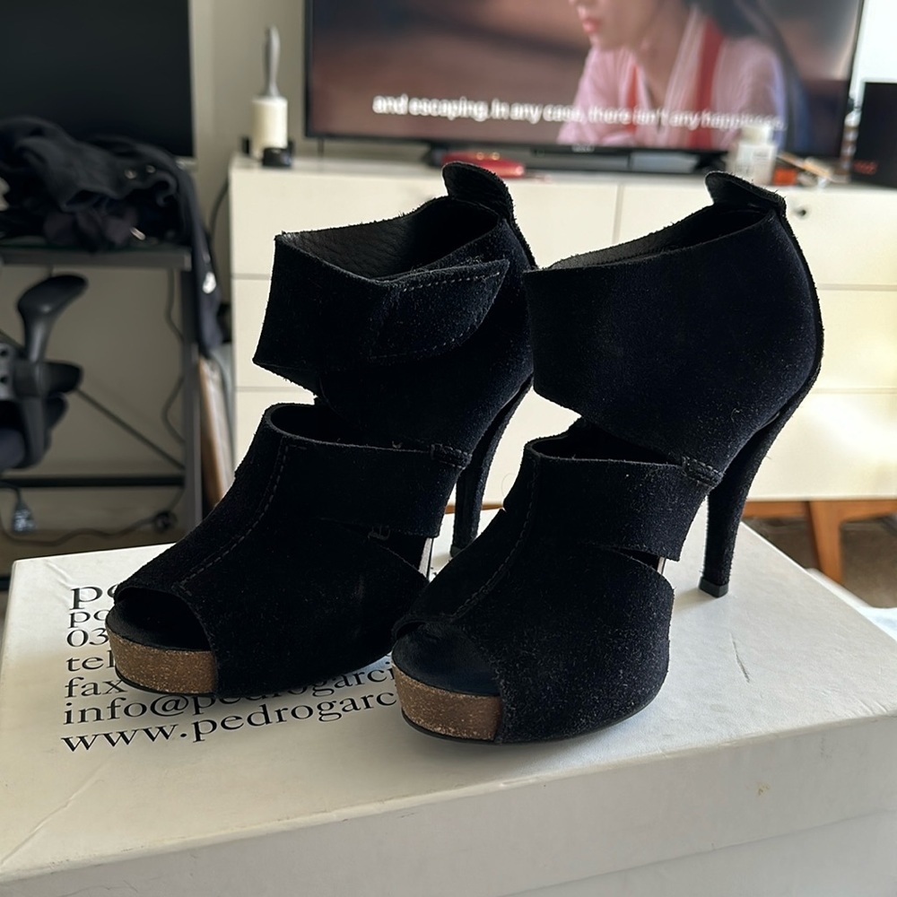 Only worn once! Pedro Garcia Charlie Caged Heels